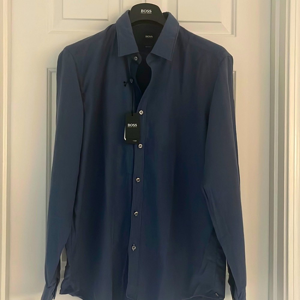 NWT Hugo Boss men’s regular fit Lukas button down blue shirt